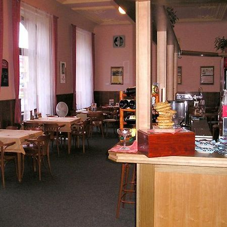 Hotel Dvorak Chrast Extérieur photo