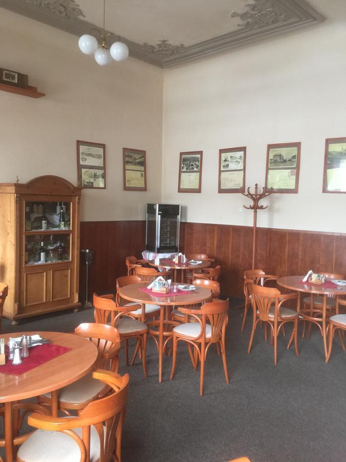 Hotel Dvorak Chrast Extérieur photo