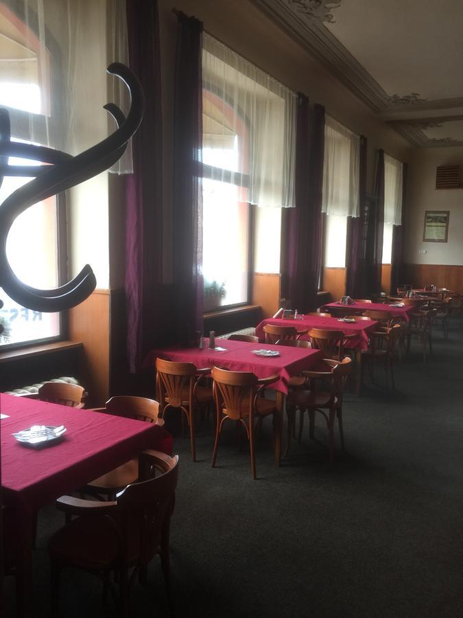Hotel Dvorak Chrast Extérieur photo