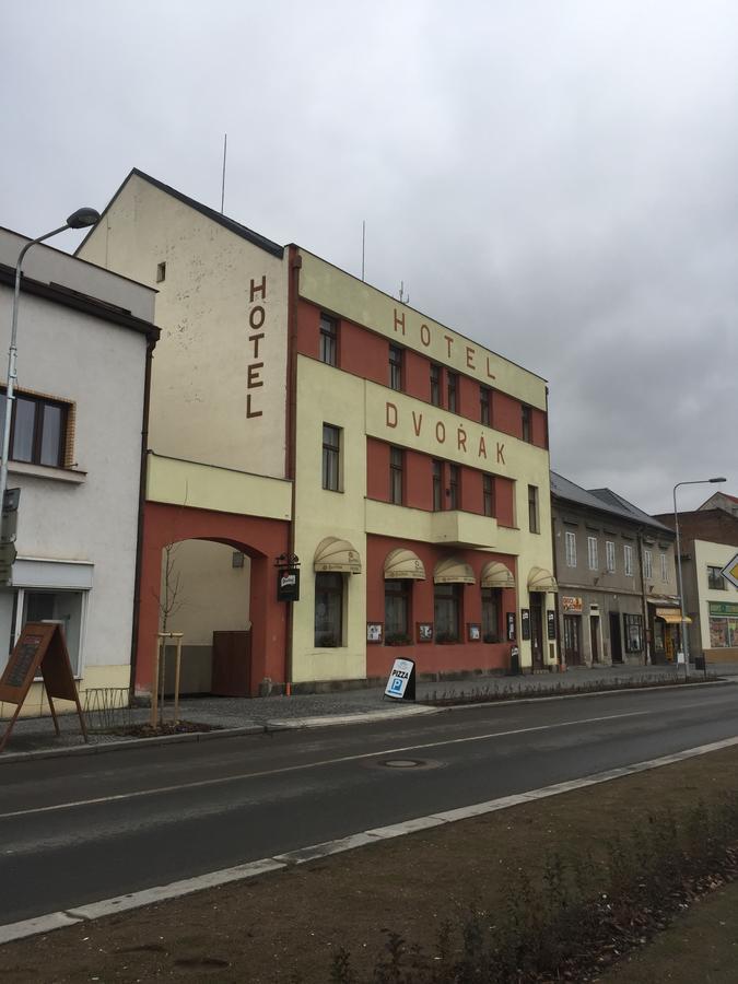 Hotel Dvorak Chrast Extérieur photo