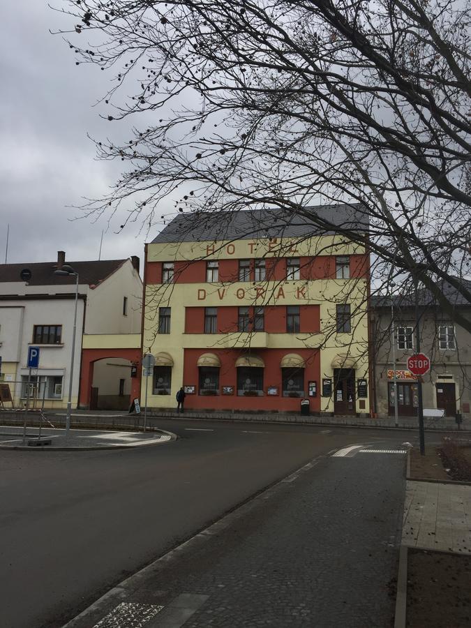 Hotel Dvorak Chrast Extérieur photo